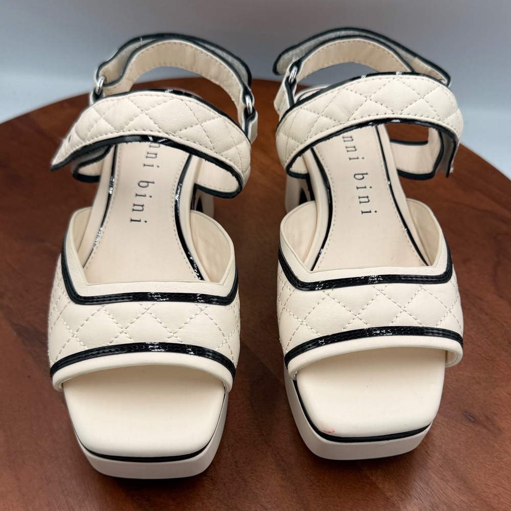 Gianni Bini Zoeyy Quilted Leather Platform Sandals Womens 5 Ivory Square Toe